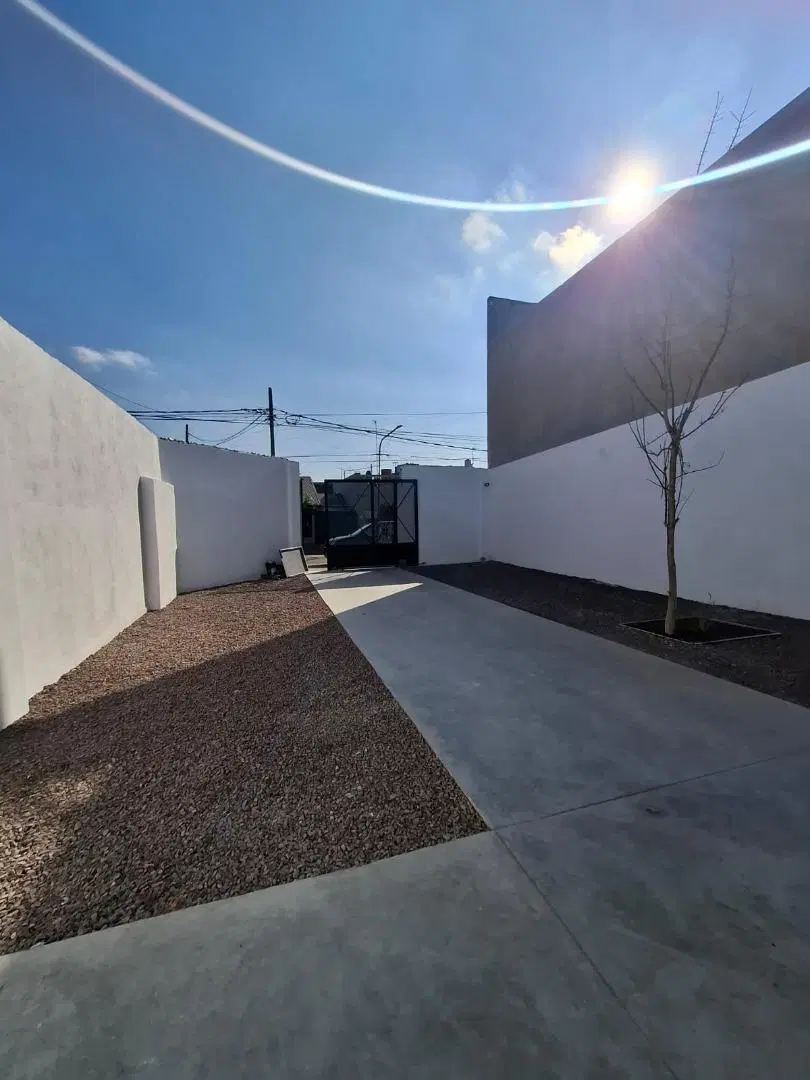 Excelente Galpón Zona Industrial a estrenar 5
