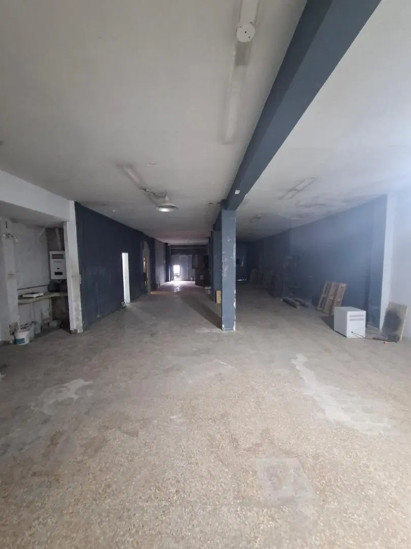 Local Comercial sobre Av.Mitre 5