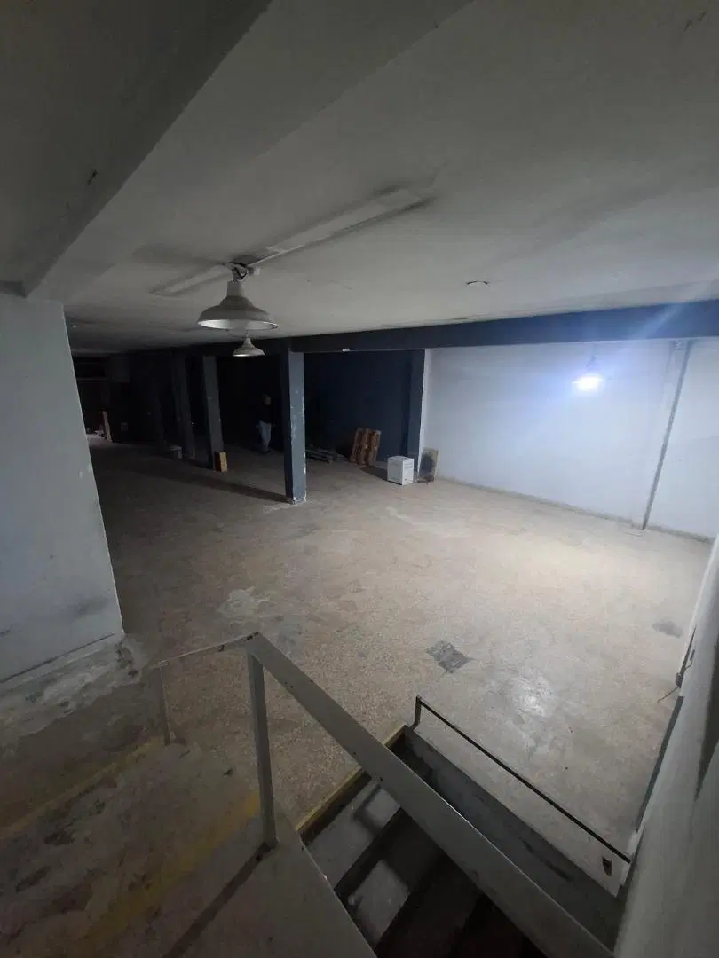 Local Comercial sobre Av.Mitre 3