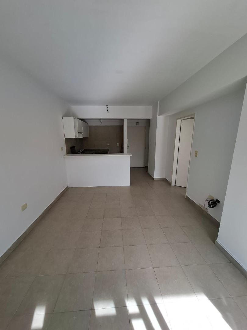 Foto de Excelente Departamento 2 ambientes sin cochera en alquiler., imagen 2