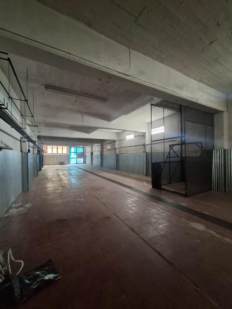 Foto de Excelente galpón en alquiler – 2 plantas ZONA COMERCIAL, imagen 5