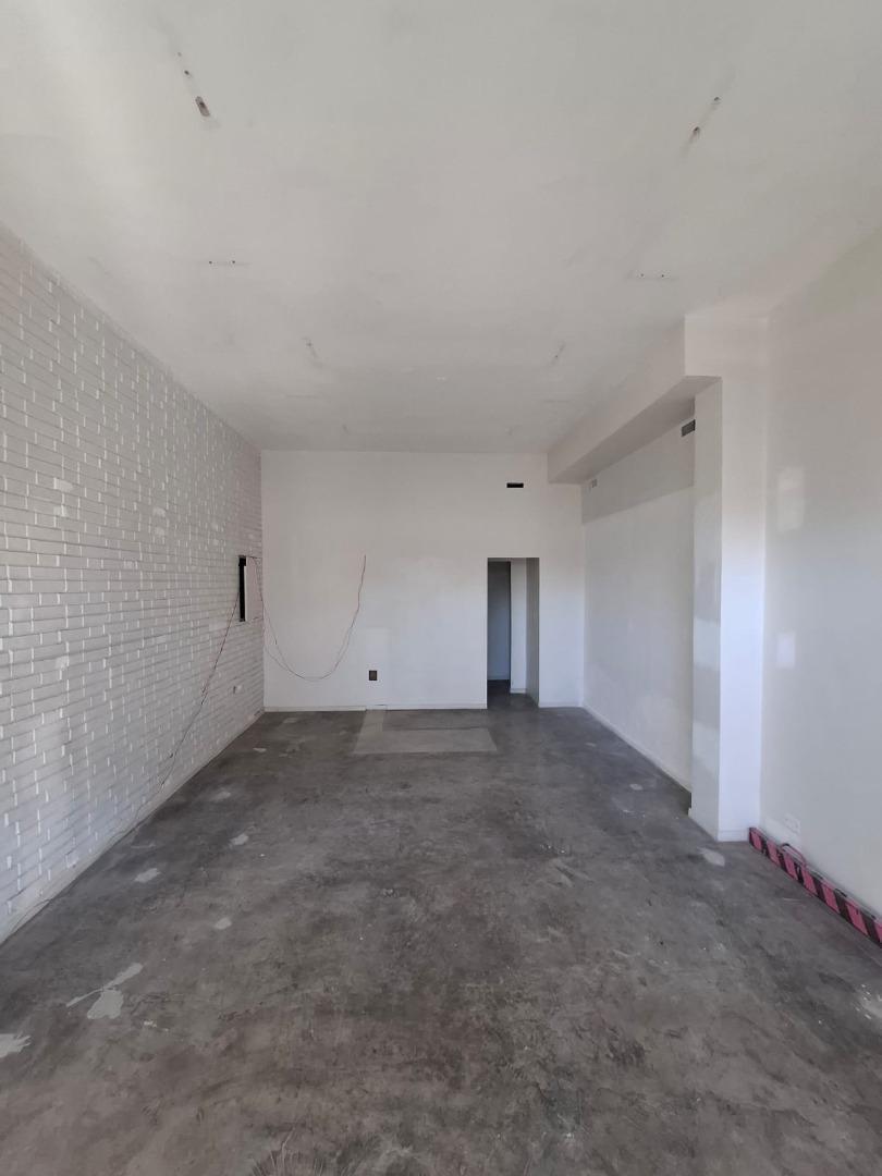 Foto de Local Comercial sobre Av.Mitre, imagen 4