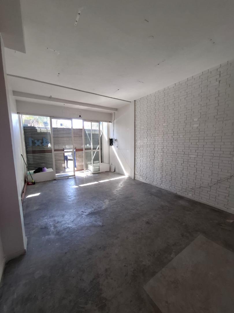 Foto de Local Comercial sobre Av.Mitre, imagen 5