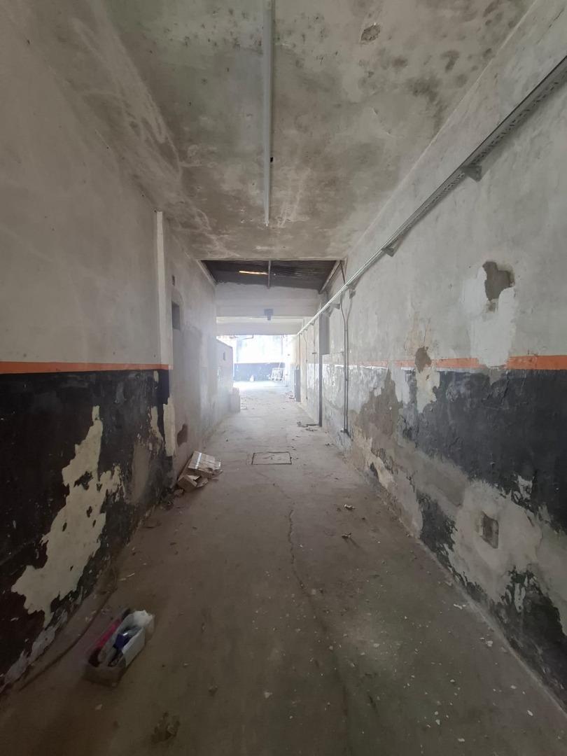 Foto de Galpón zona residencial en alquiler, imagen 2