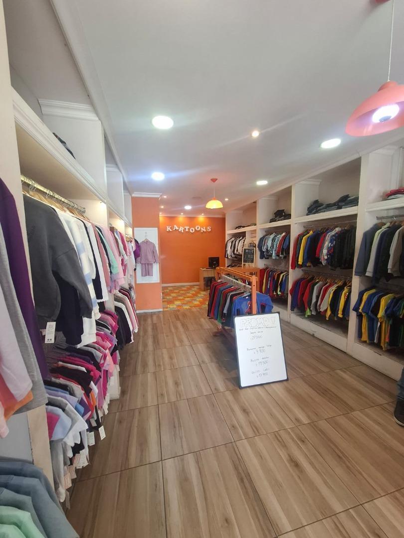 Foto de Excelente Local Comercial con baño, imagen 1
