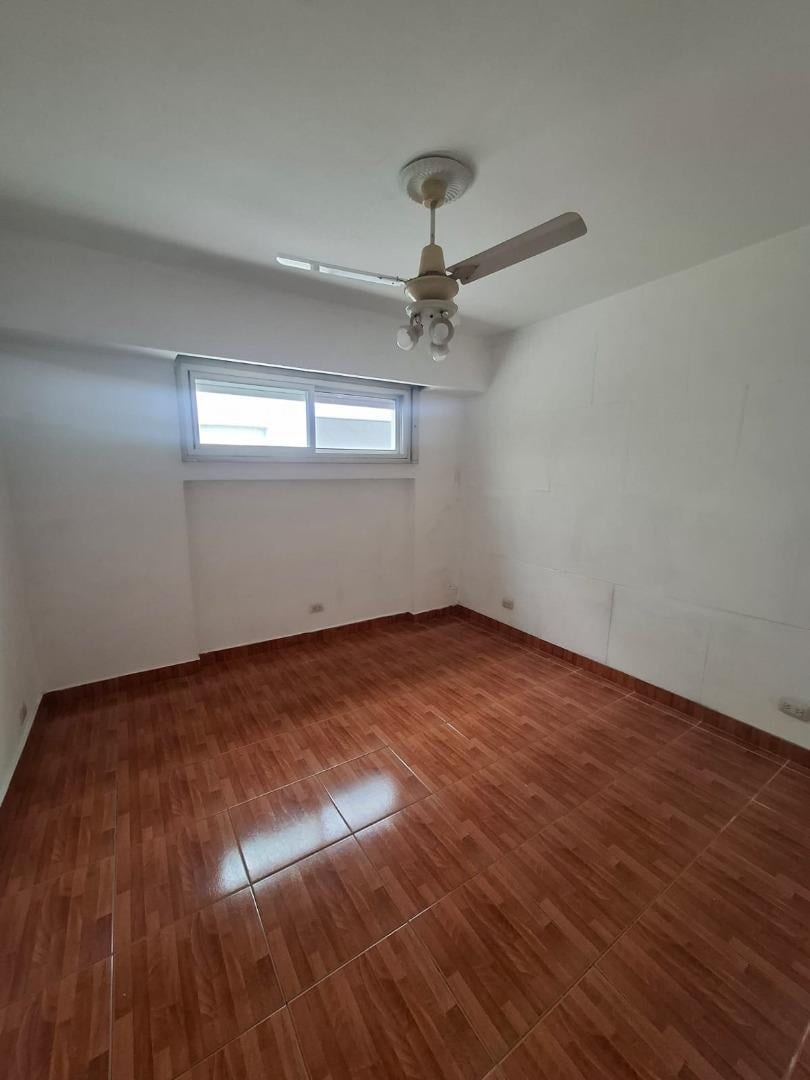 Foto de Departamento 3 ambientes con balcón por escalera, imagen 2