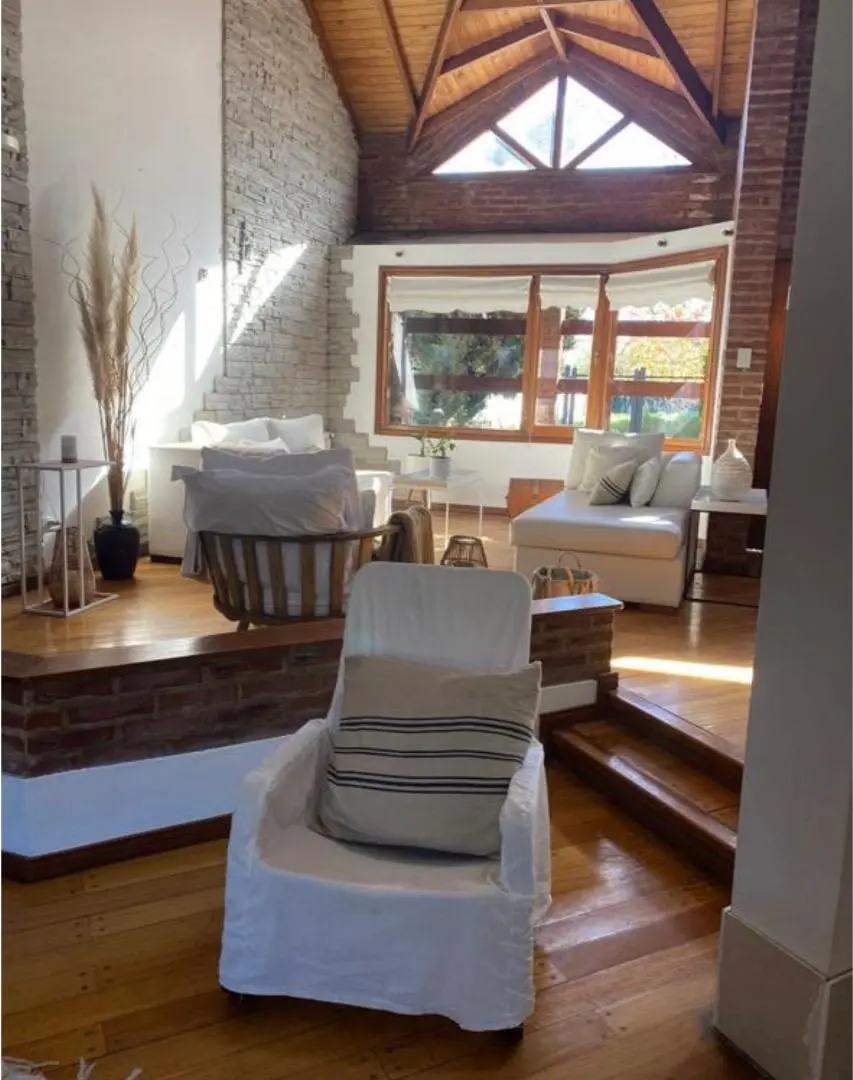 Venta Chalet 4 amb. Barrio San Carlos 2