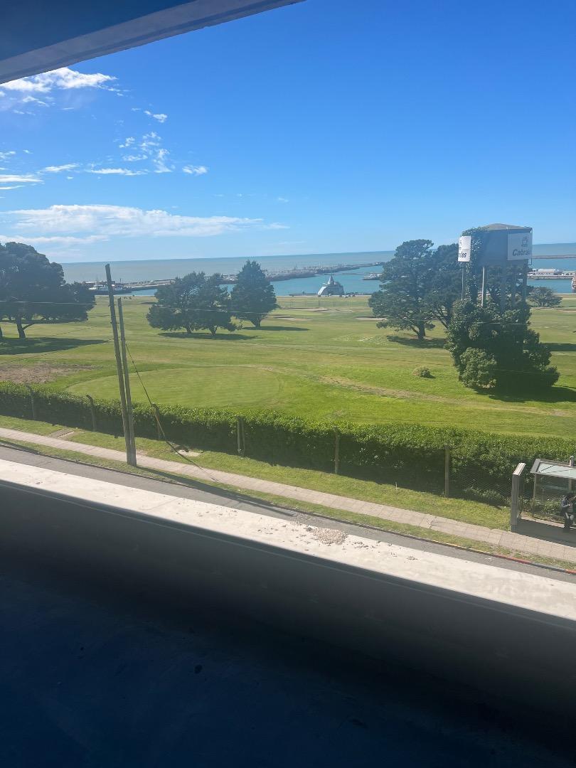 Foto de Venta Piso frente al Golf Playa Grande con dos Cochera, imagen 1
