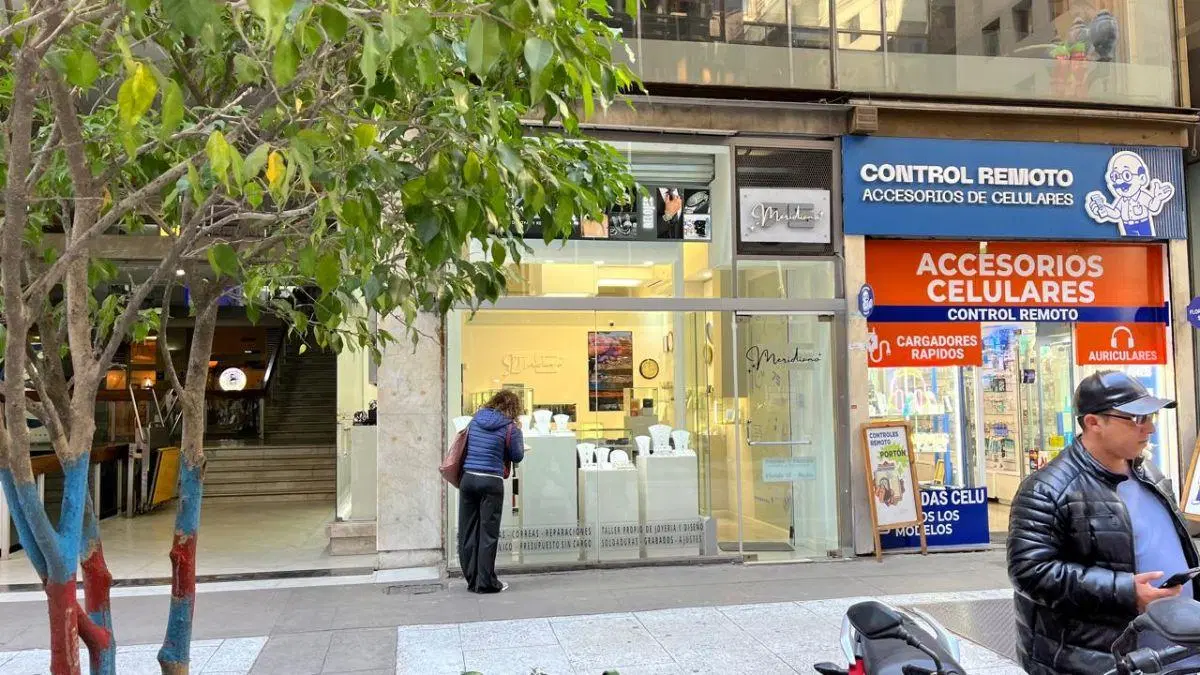 LOCAL COMERCIAL EN ALQUILER - MICROCENTRO 4