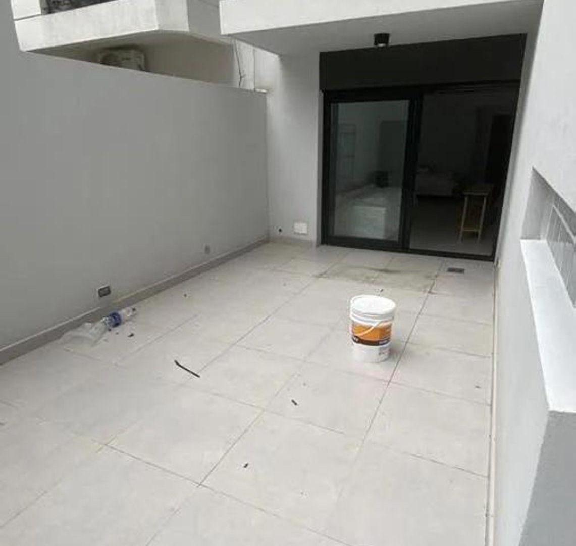 Foto de LUMINOSO DEPTO CON PATIO, imagen 3
