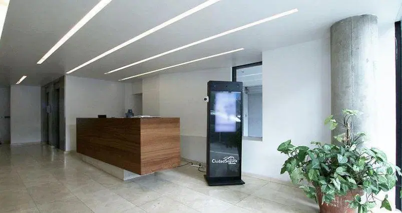 Oficina en Alquiler c/cochera 190m2 4