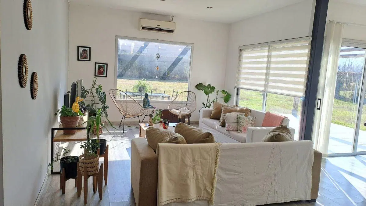 Casa con 3 dormitorios en venta, 1600 m² de terreno, Las Compuertas 5