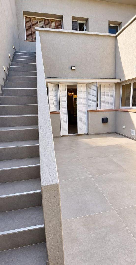 Foto de IMPORTANTE PROPIEDAD RECICLADA CON DEPARTAMENTO INDEPENDIENTE EN VENTA, imagen 2