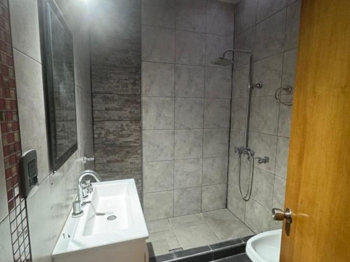 Foto de CASA EN ALQUILER CON PILETA Y COCHERA DOBLE | GUAYMALLEN, imagen 4