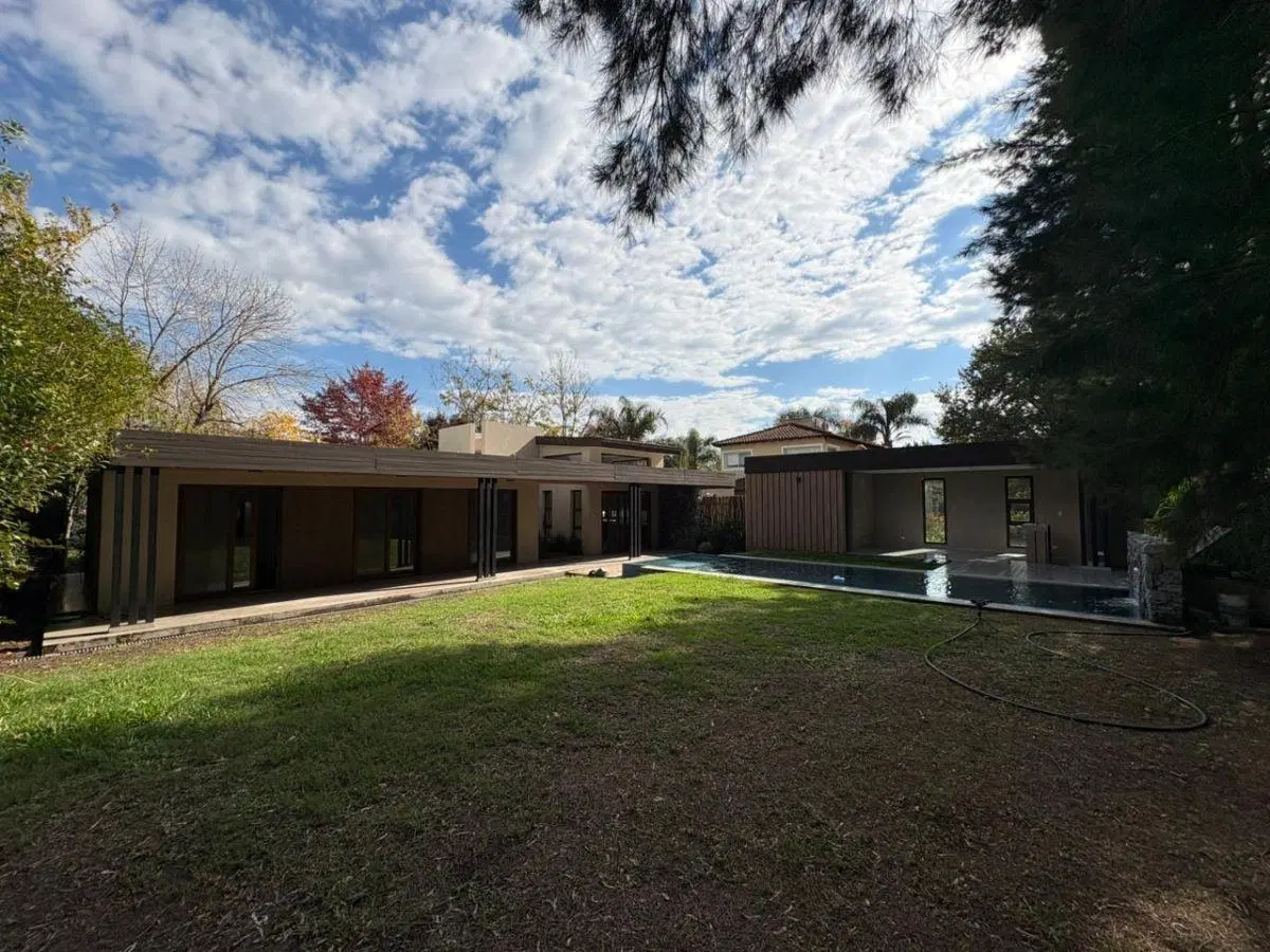 Casa A Estrenar en Barrio Privado La Codorniz, sobre Av. San Martín - Ruta 4 2