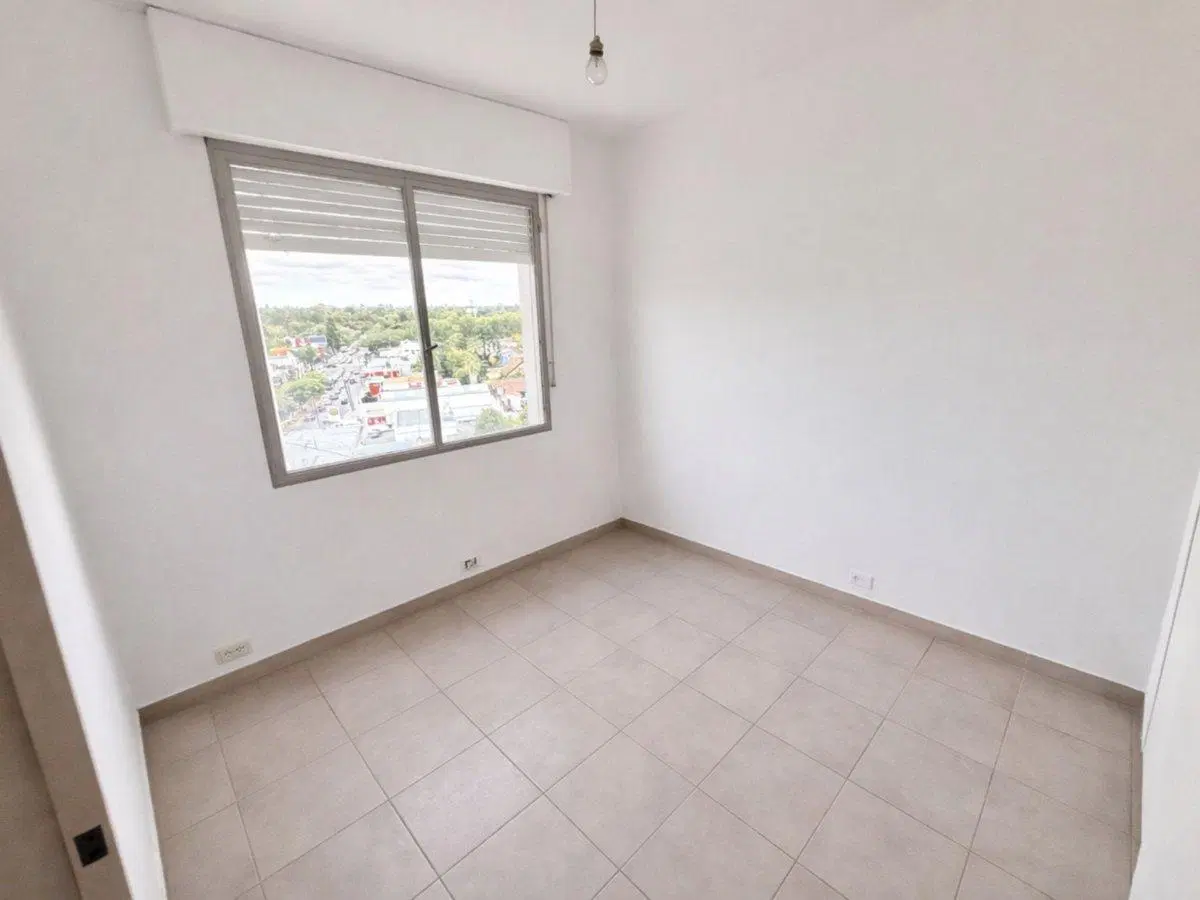 VENTA Depto 4 ambientes y guarda coche SAN ISIDRO 5