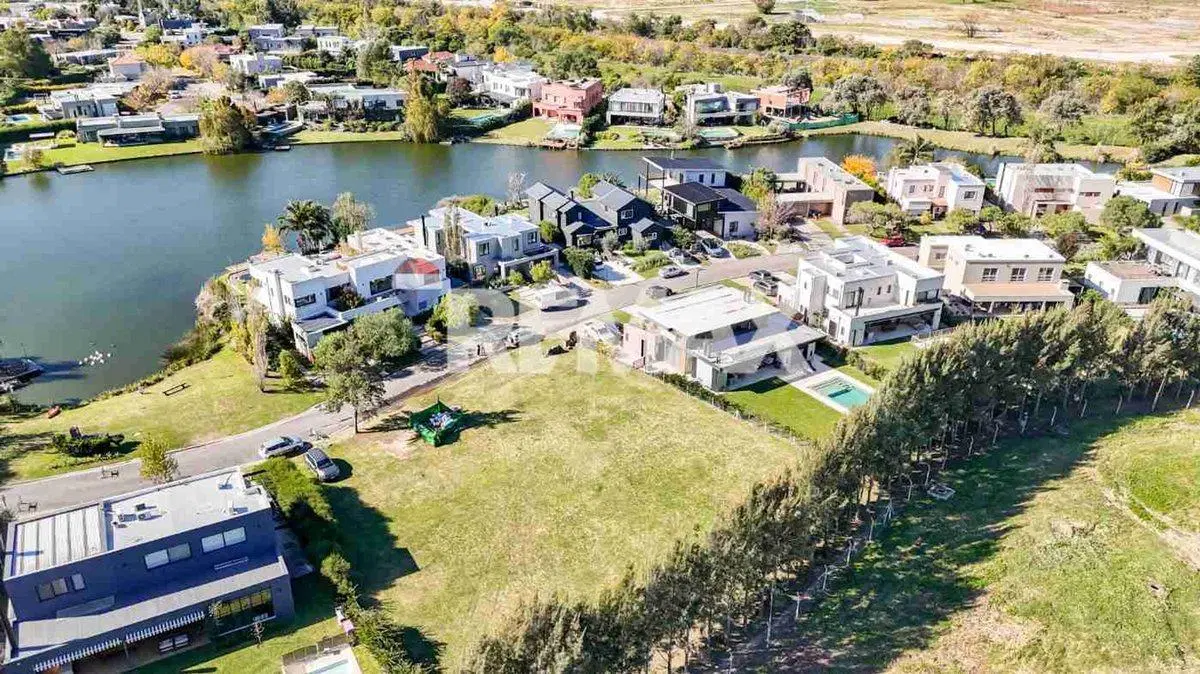 VENTA LOTE BARRIO LAGOS DEL NORTE 3