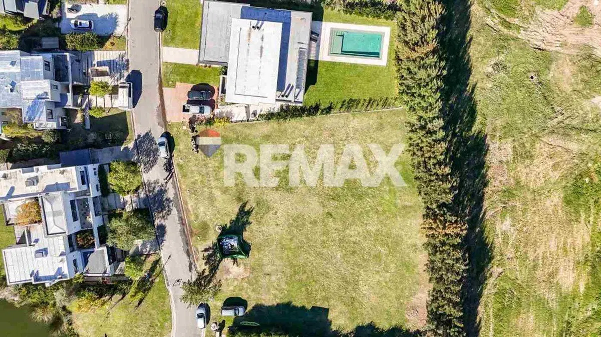 VENTA LOTE BARRIO LAGOS DEL NORTE 4