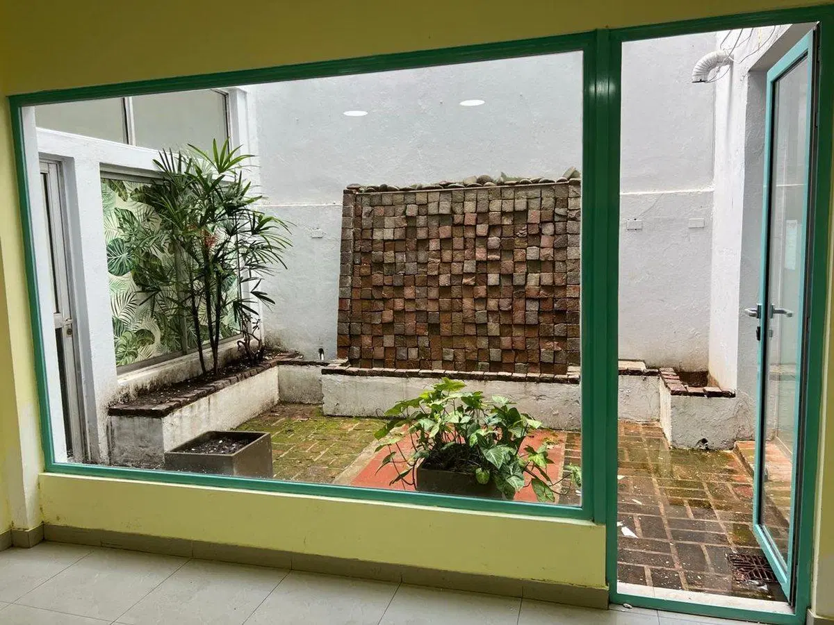Venta local comercial en San Isidro 5