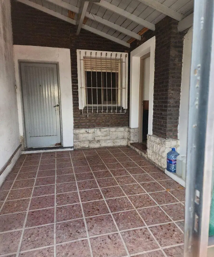 VENTA CHALET 3 AMBIENTES GARAGE, PATIO Y JARDIN 3
