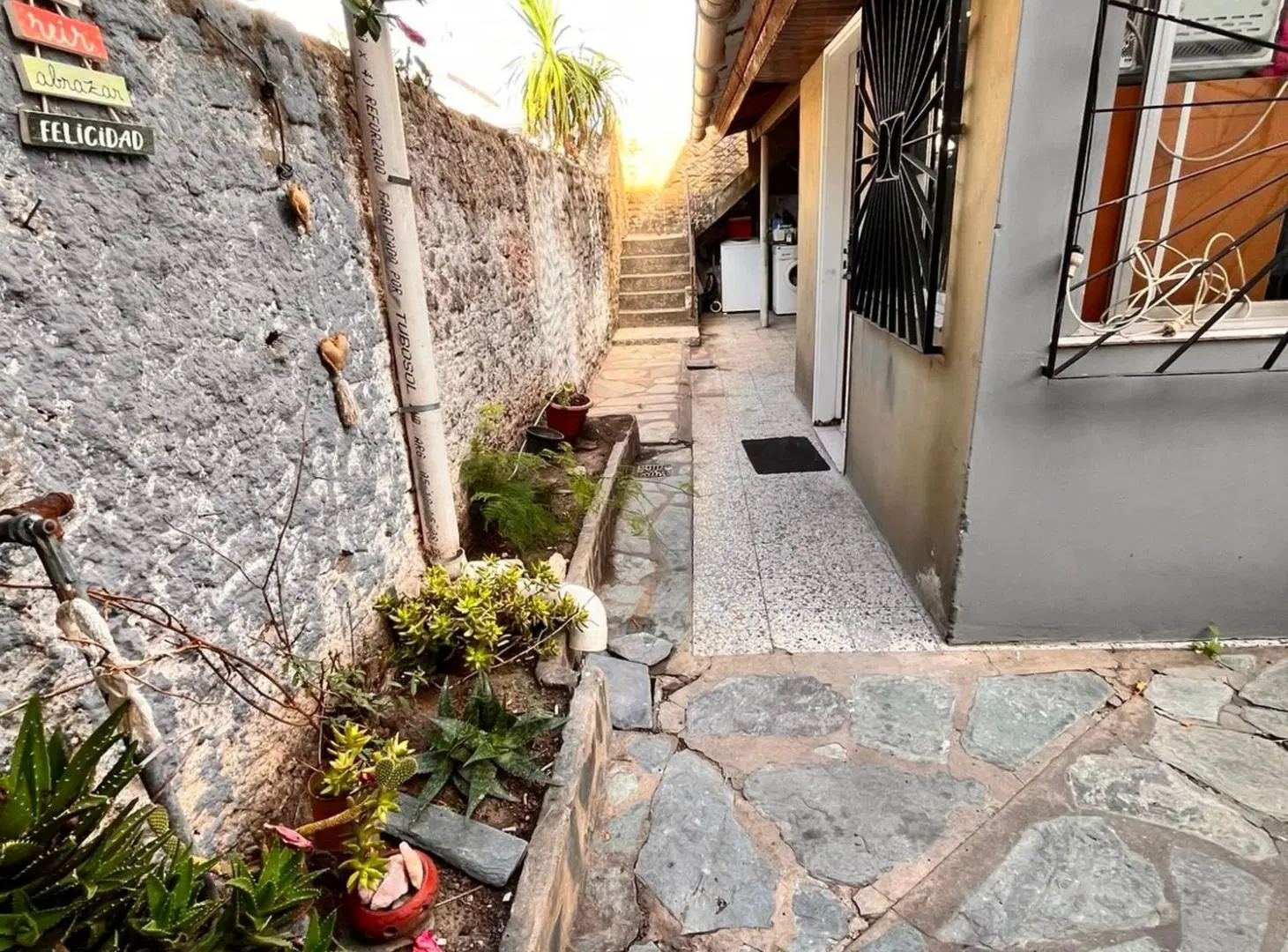 Casa 5amb. 4 dorm. patio lavad terraza 2 cocheras 4