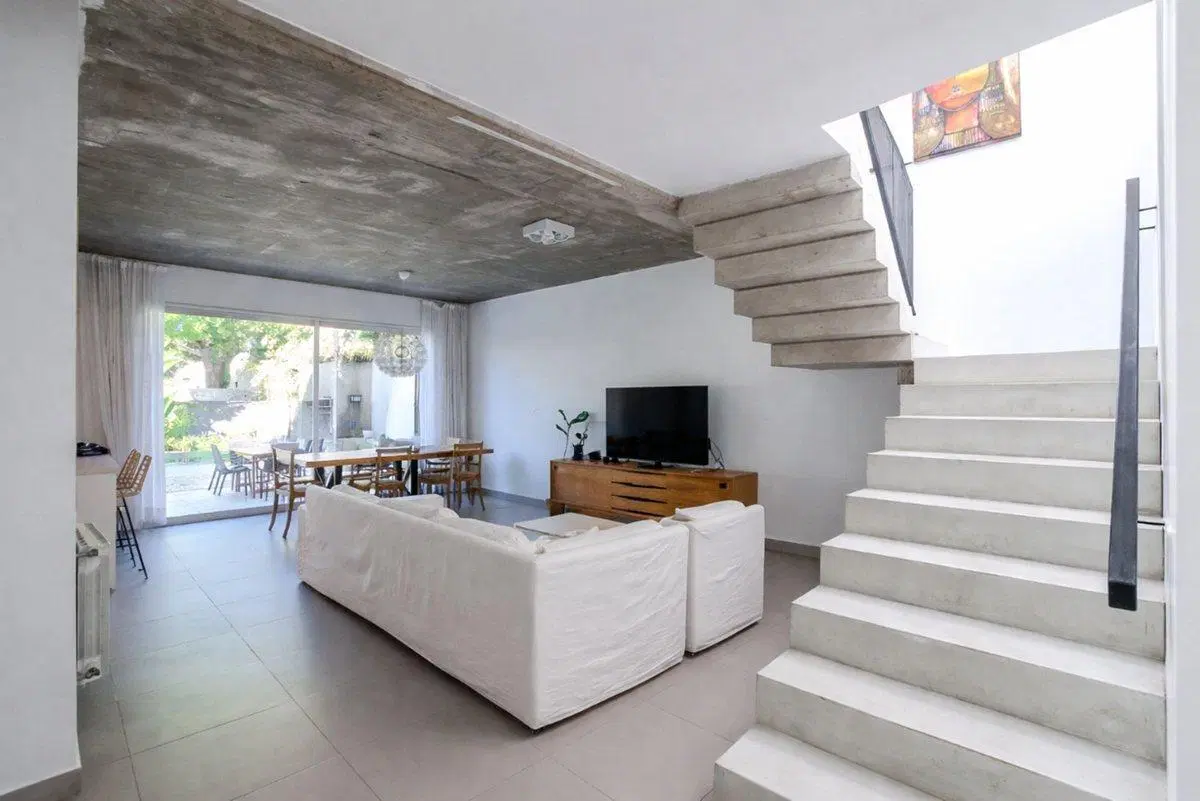 Casa en alquiler 5 ambientes jardin y pileta 4