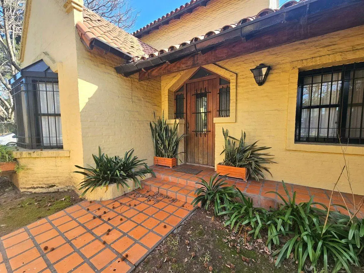 CASA VENTA DON TORCUATO 3