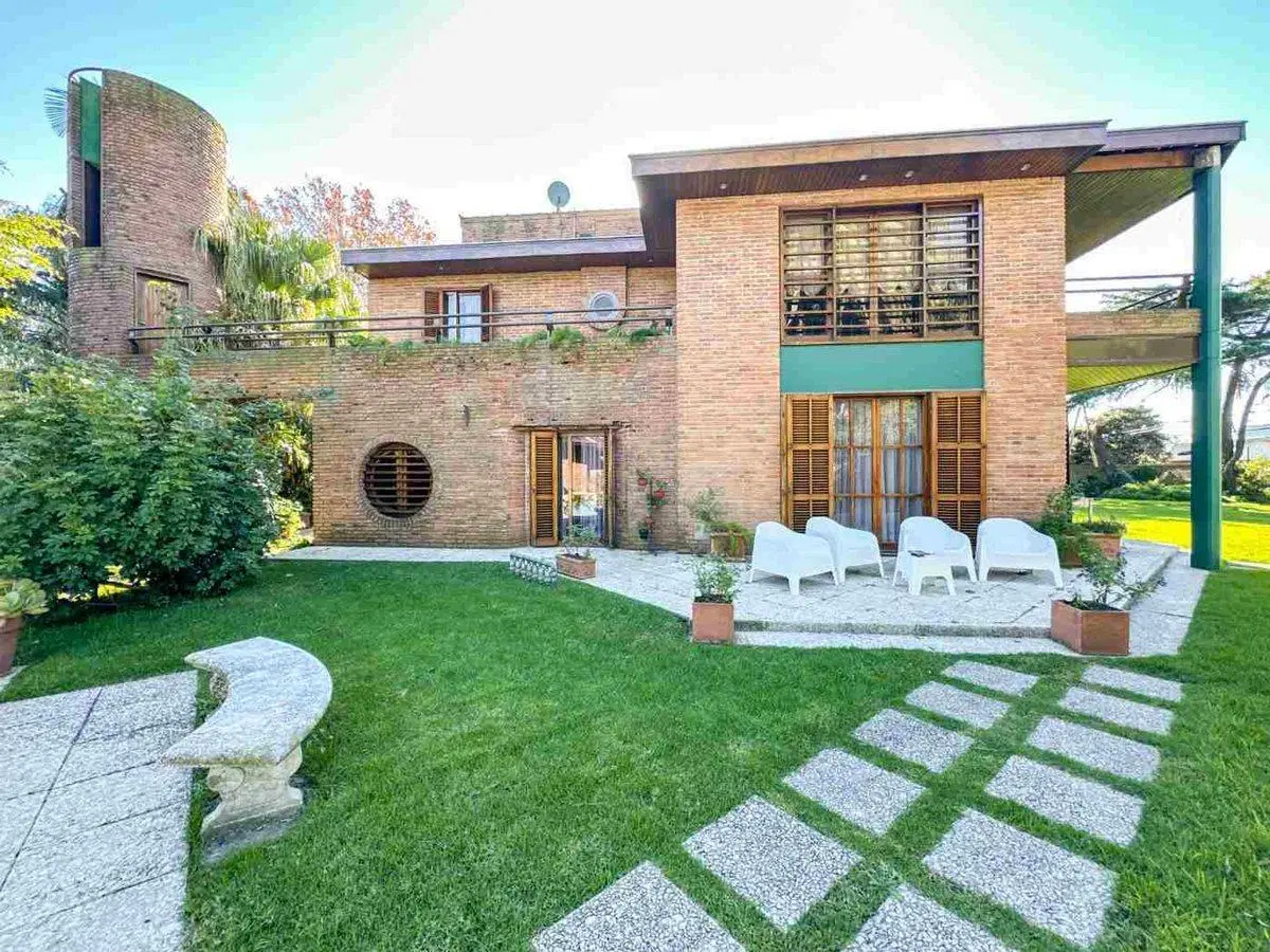 CASA DON TORCUATO 8 AMB LOTE DE 2245 MT2 4