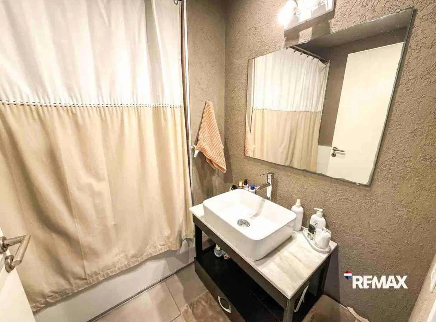 Departamento de 3 ambientes con terraza Olivos 3