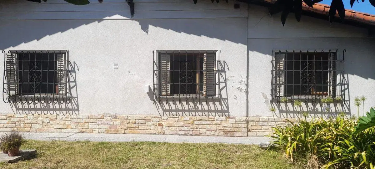 VENTA CASA 4 AMBIENTES SOBRE 2 LOTES SAN MARTIN 3