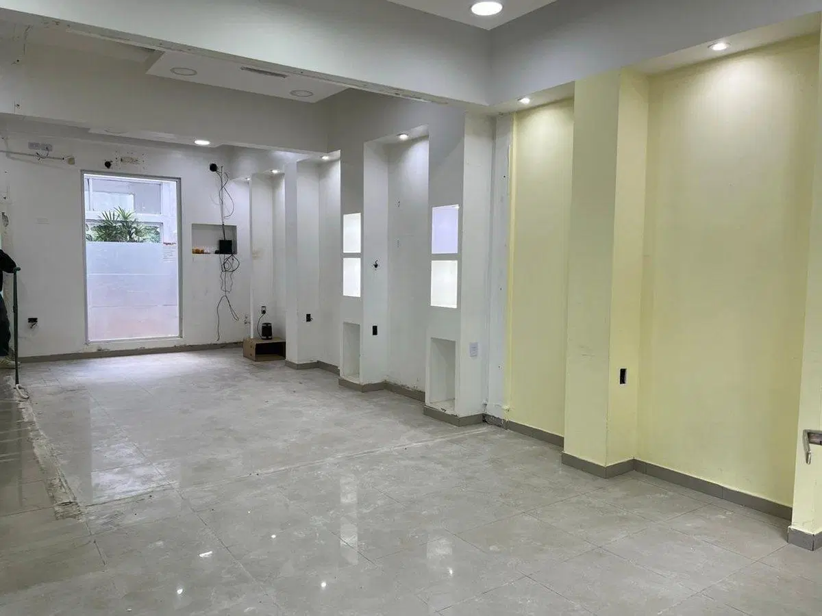 Venta local comercial en San Isidro 3
