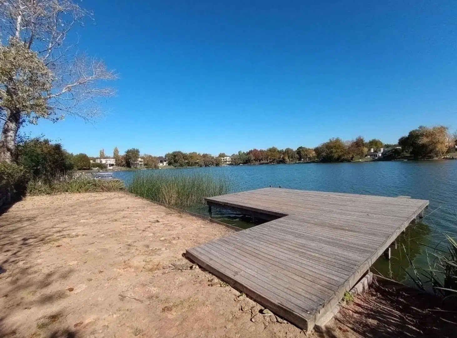 Venta casa 7 ambiente Santa Maria de Tigre al lago 5