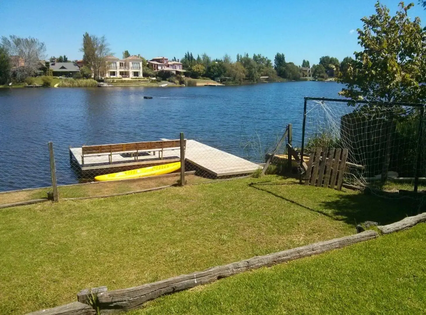 Venta casa 7 ambiente Santa Maria de Tigre al lago 4