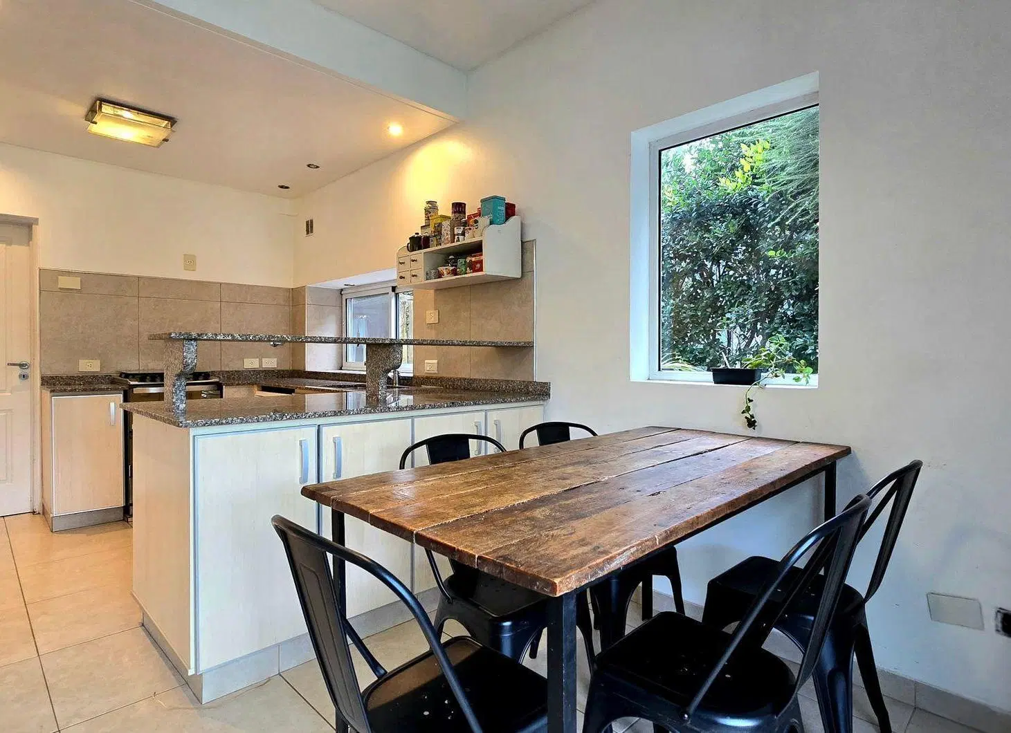 CASA EN VENTA BARRIO LA DAMASIA, SAN FERNANDO 3