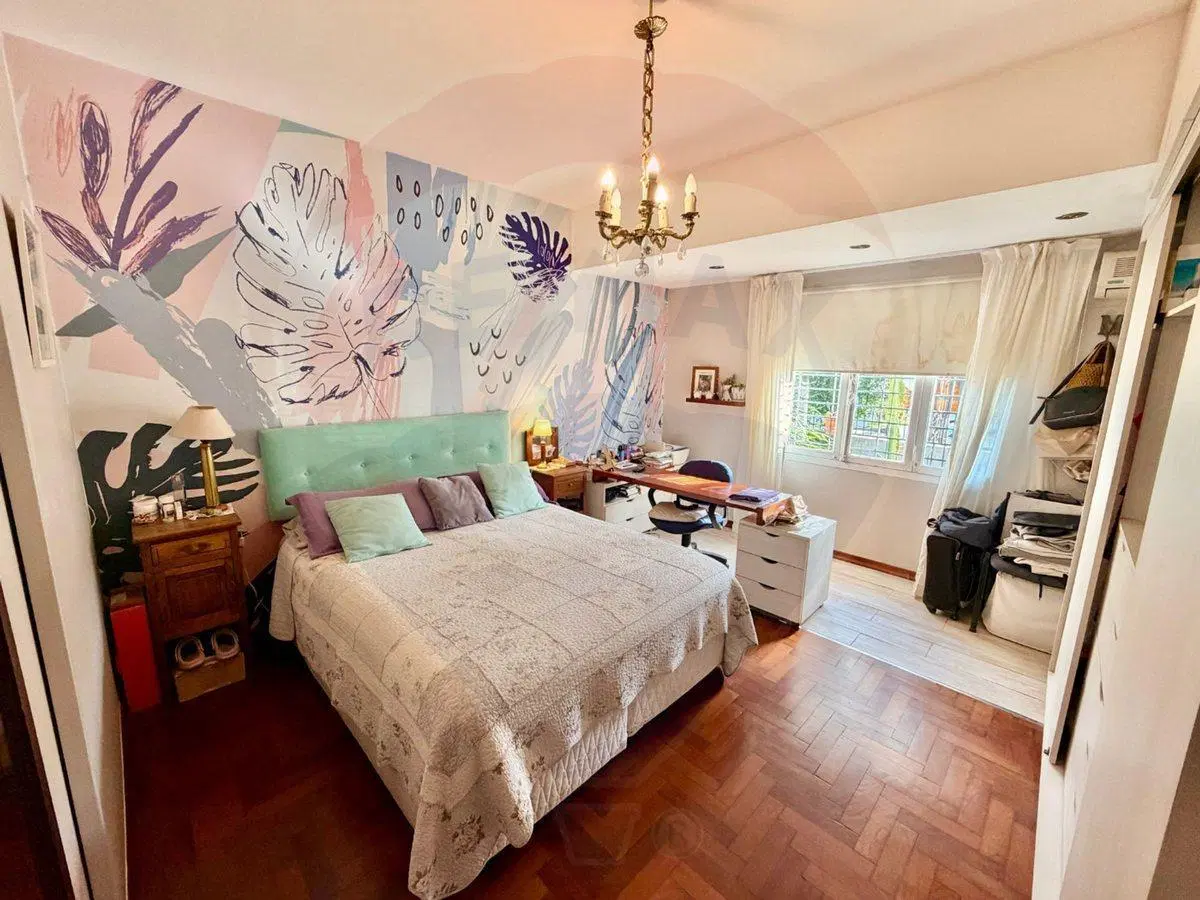 VENTA CASA 4 ambientes con quincho garage CASTELAR 4