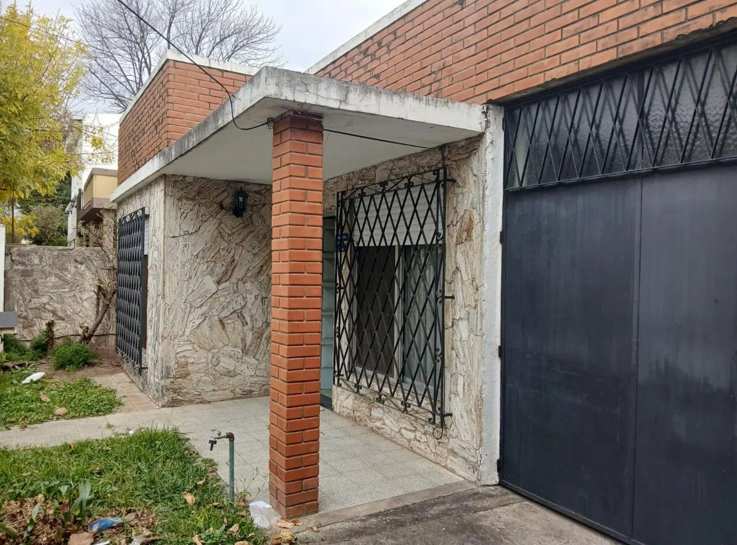 VENTA CASA 5 AMBIENTES JARDIN GARAGE QUINCHO 3