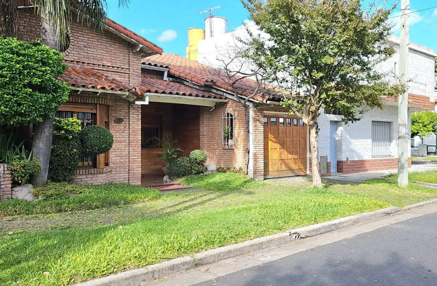 VENTA CASA RAMOS MEJIA 5