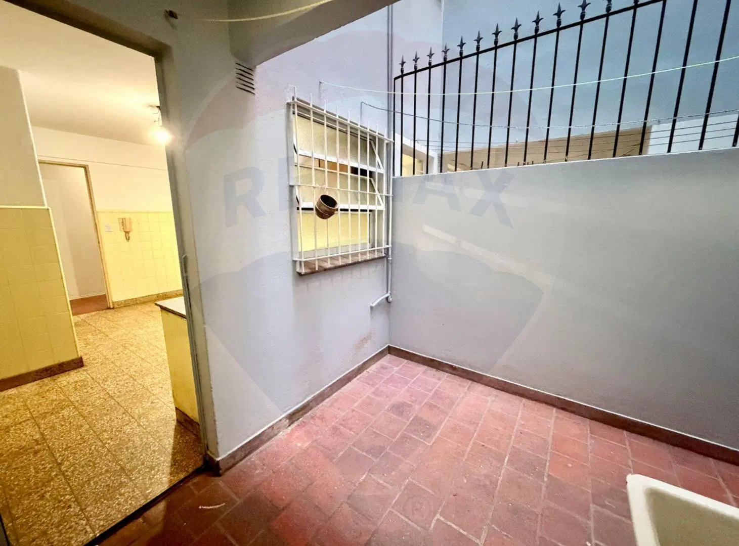 departamento 3 ambientes con patio olivos centro 3