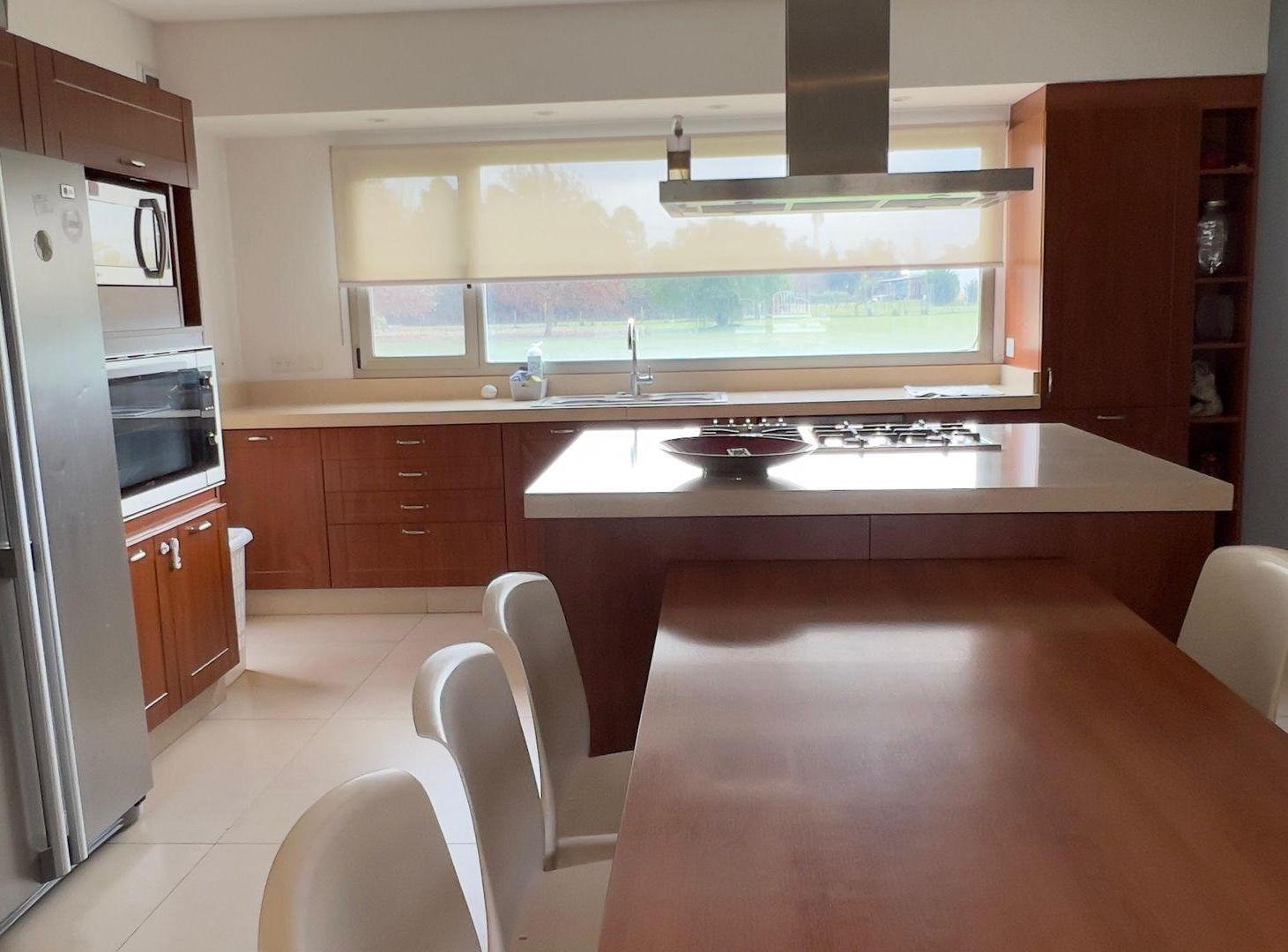Foto de Casa en Alquiler 6 amb en el Barrio Las Viscachas, imagen 4