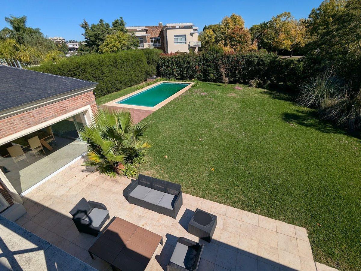 Foto de Venta casa 4 dormitorios pileta La Isla Nordelta, imagen 1