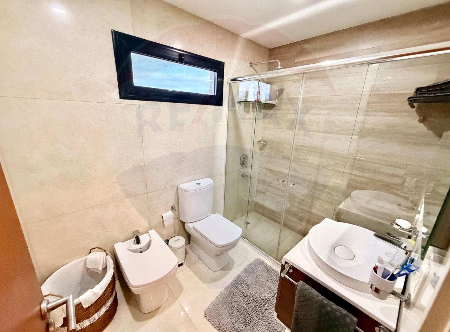 Foto de VENTA casa 4 dormit, quincho pileta villa adelina, imagen 5