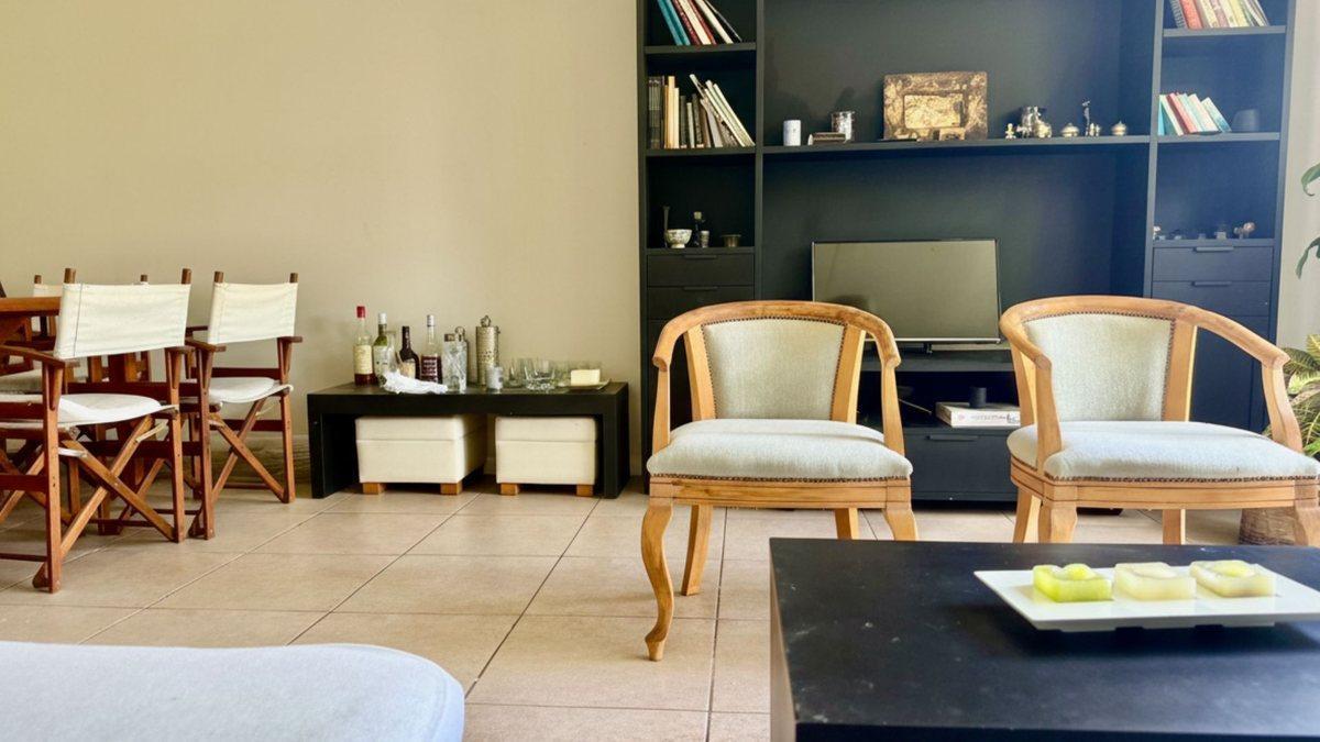 Foto de VENTA CASA TRIPLEX CON JARDIN 5 AMBIENTES BECCAR, imagen 4