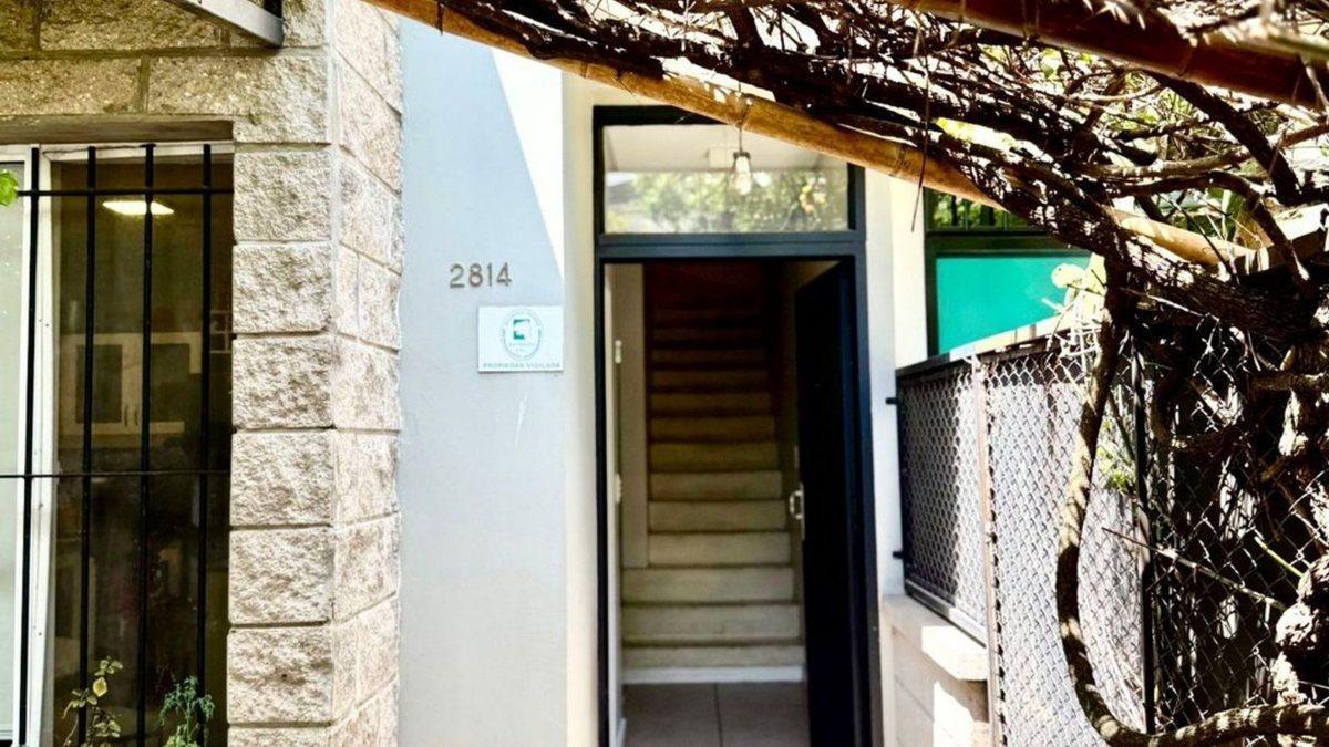 Foto de VENTA CASA TRIPLEX CON JARDIN 5 AMBIENTES BECCAR, imagen 1