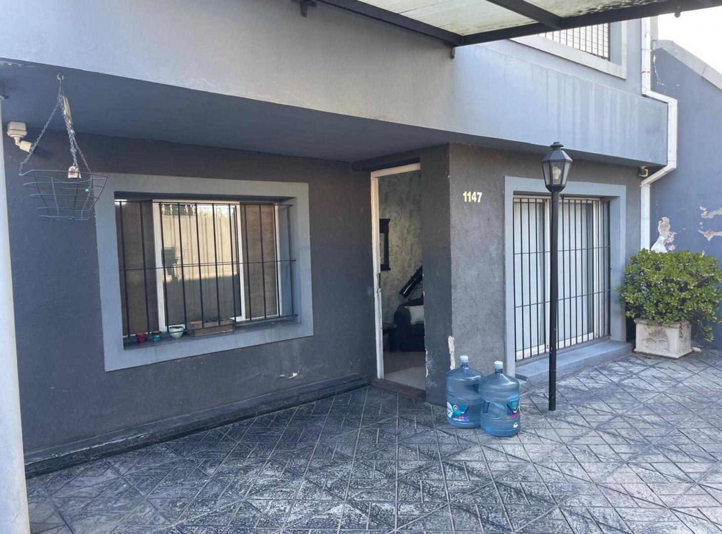 Foto de Casa en Venta de 5 ambientes en San Miguel, imagen 2