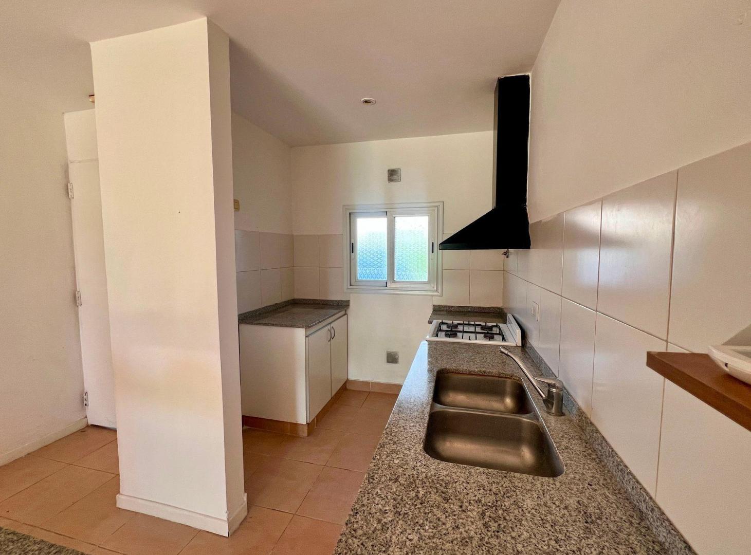 Foto de ALQUILER DEPARTAMENTO C/ JARDÍN Y COCHERA CUBIERTA, imagen 4