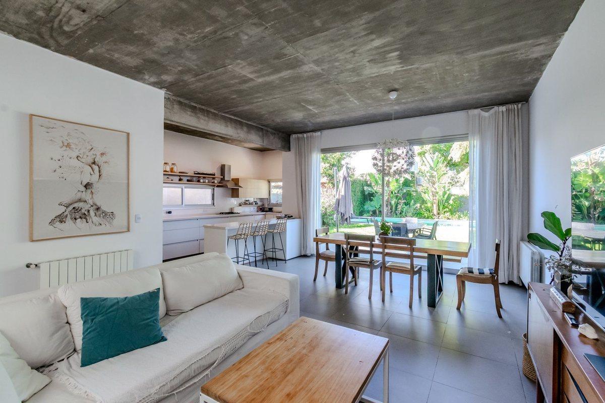 Foto de Casa en venta 5 ambientes jardin y pileta, imagen 1