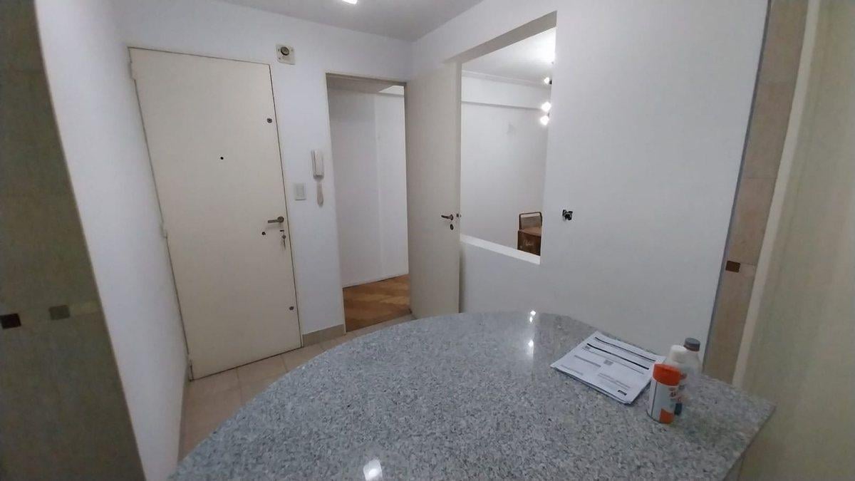Foto de VENTA DEPTO 3 AMB FRENTE C/BALCON PARQUE CHACABUCO, imagen 2