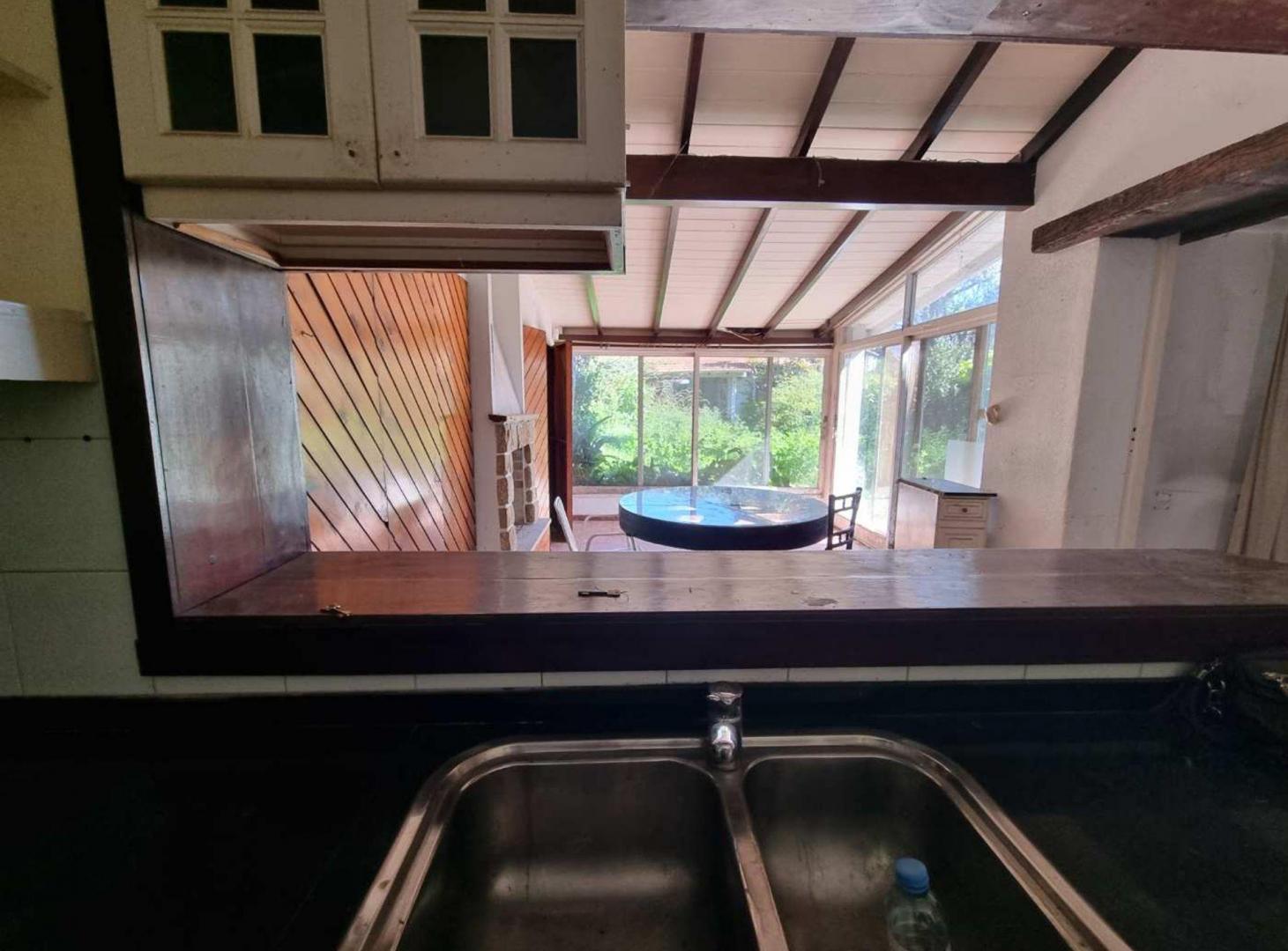 Foto de CASA EN VENTA OLIVOS VTE LOPEZ JARDIN Y PILETA, imagen 2