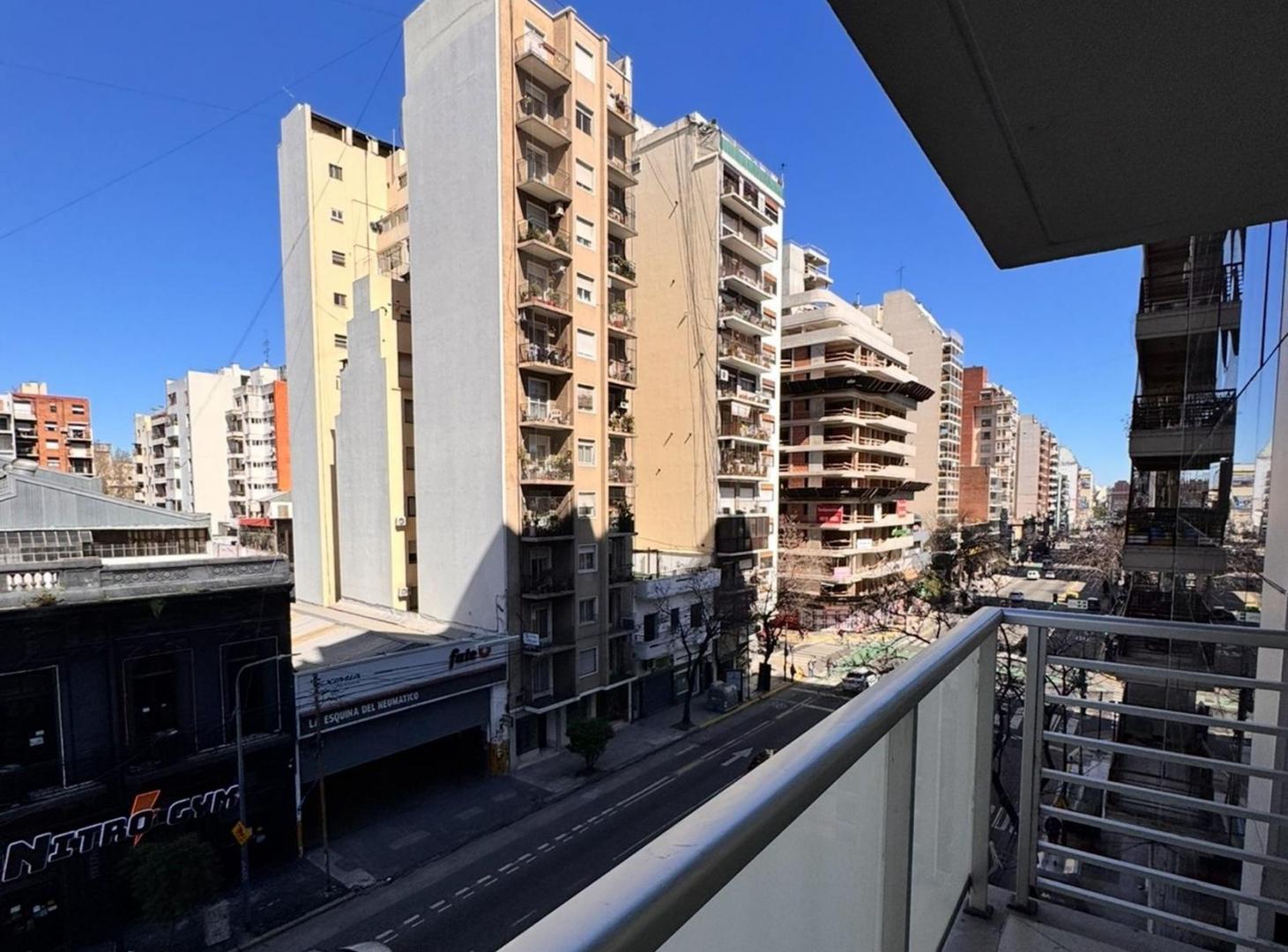 Foto de DEPARTAMENTO 2 AMBIENTES VENTA BALCÓN COCHERA AMEN, imagen 4