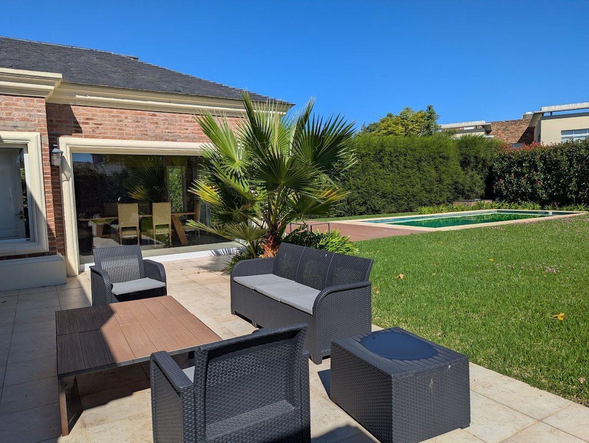 Foto de Venta casa 4 dormitorios pileta La Isla Nordelta, imagen 4